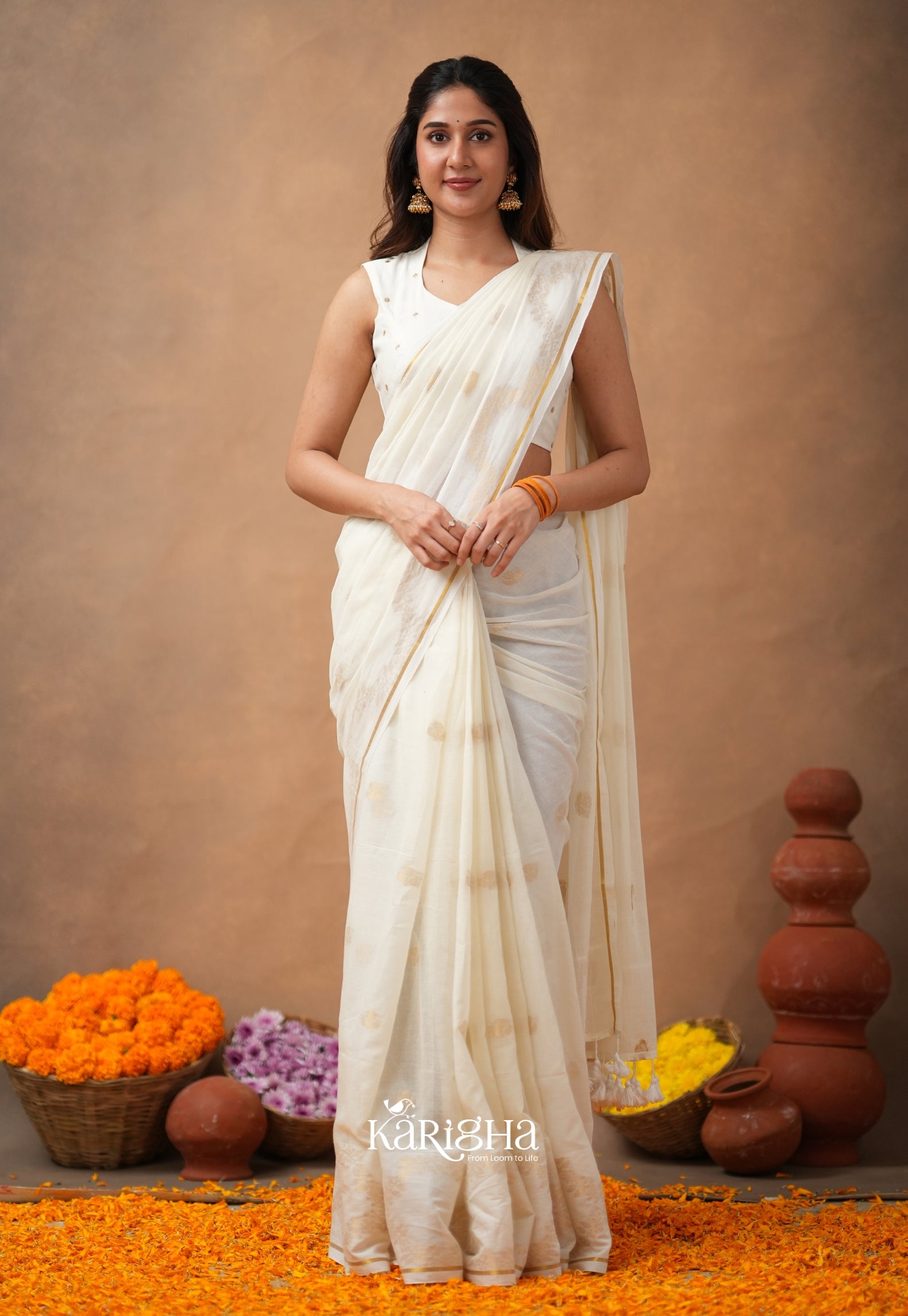 Featherloom Grace – Soft Mul Cotton Saree with Delicate Texture
