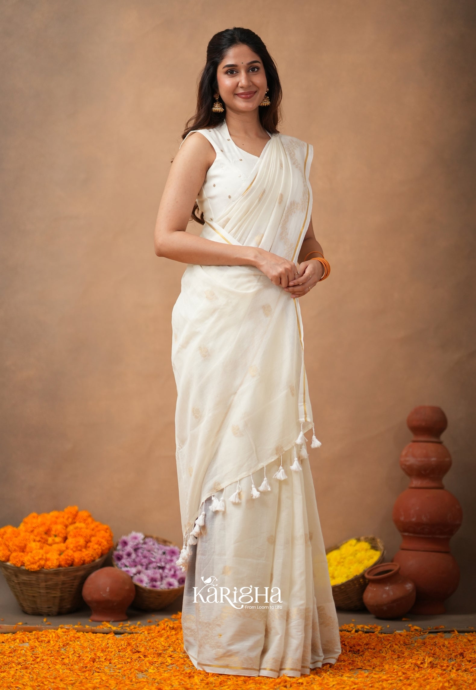 Featherloom Grace – Soft Mul Cotton Saree with Delicate Texture