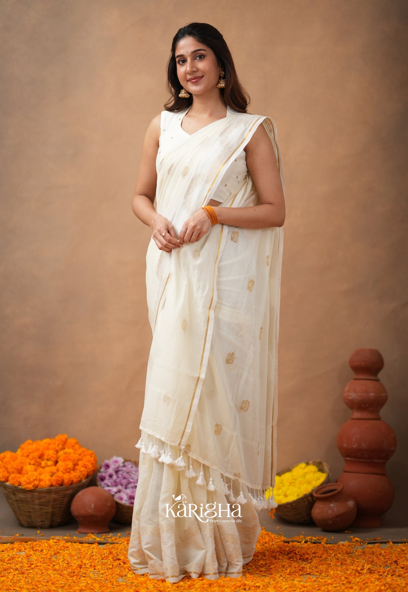 Featherloom Grace – Soft Mul Cotton Saree with Delicate Texture