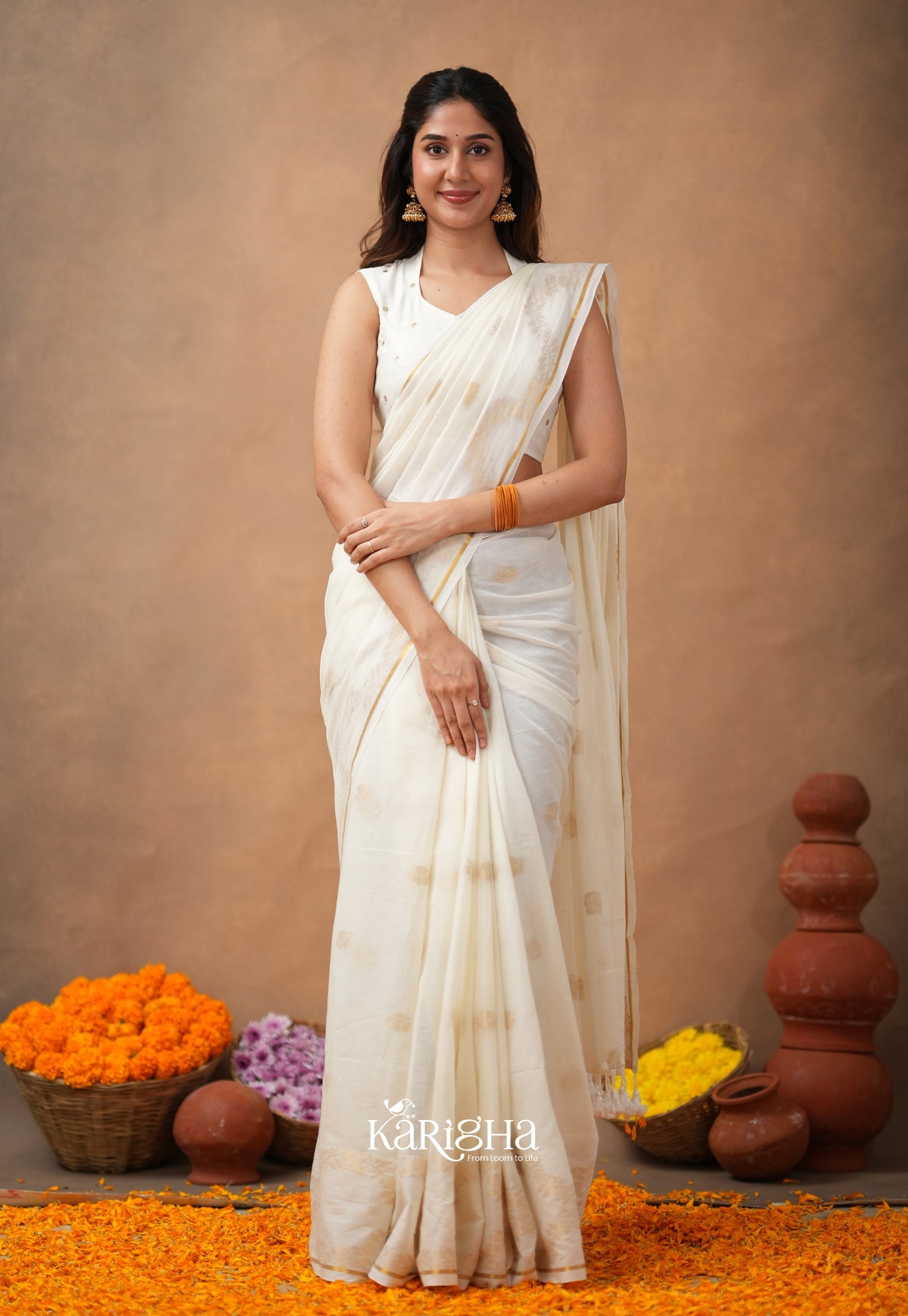 Featherloom Grace – Soft Mul Cotton Saree with Delicate Texture