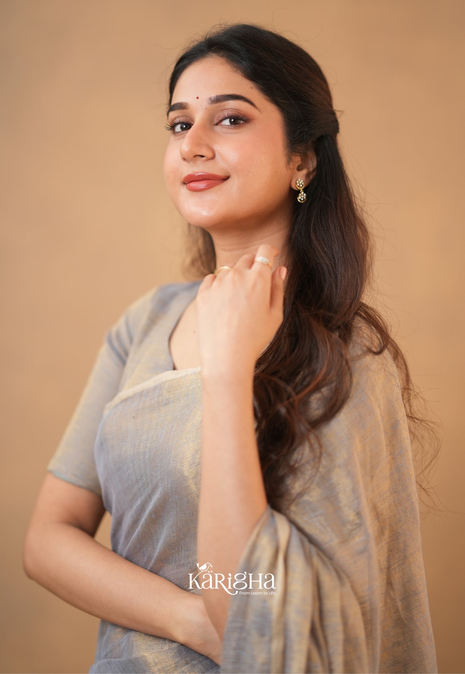 Linen Radiance – Featherlight Saree with Subtle Shine