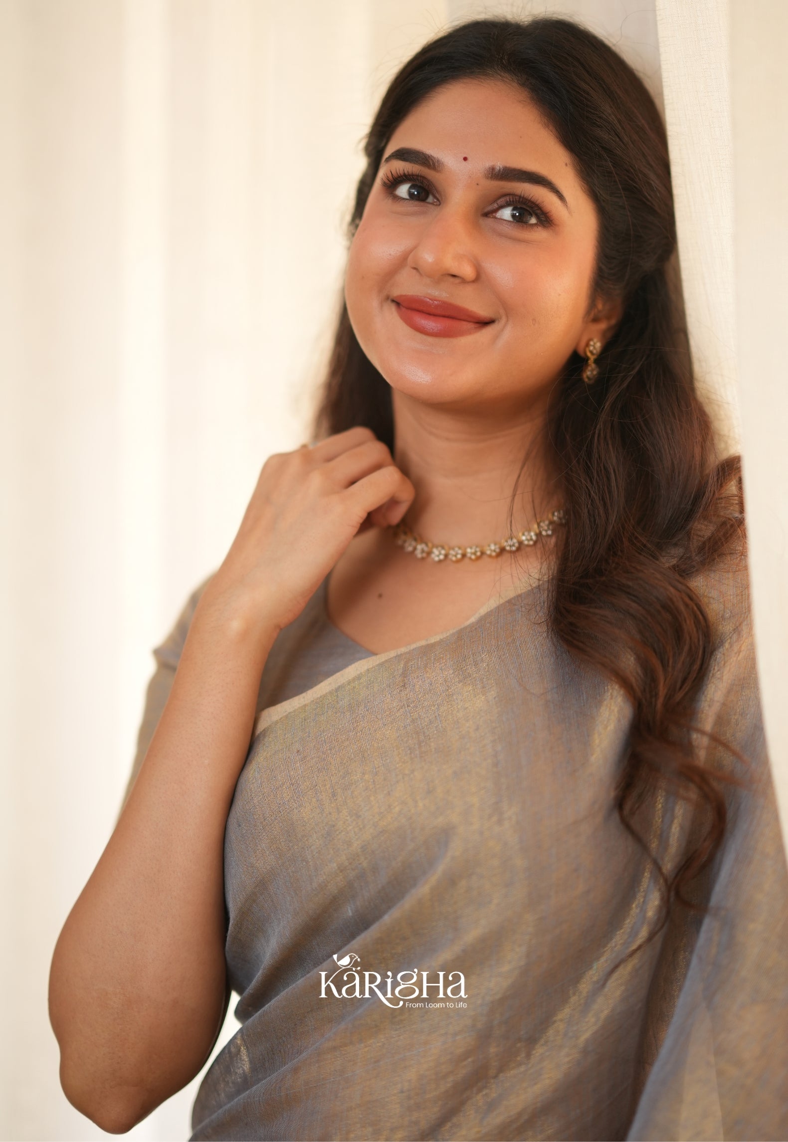 Linen Radiance – Featherlight Saree with Subtle Shine