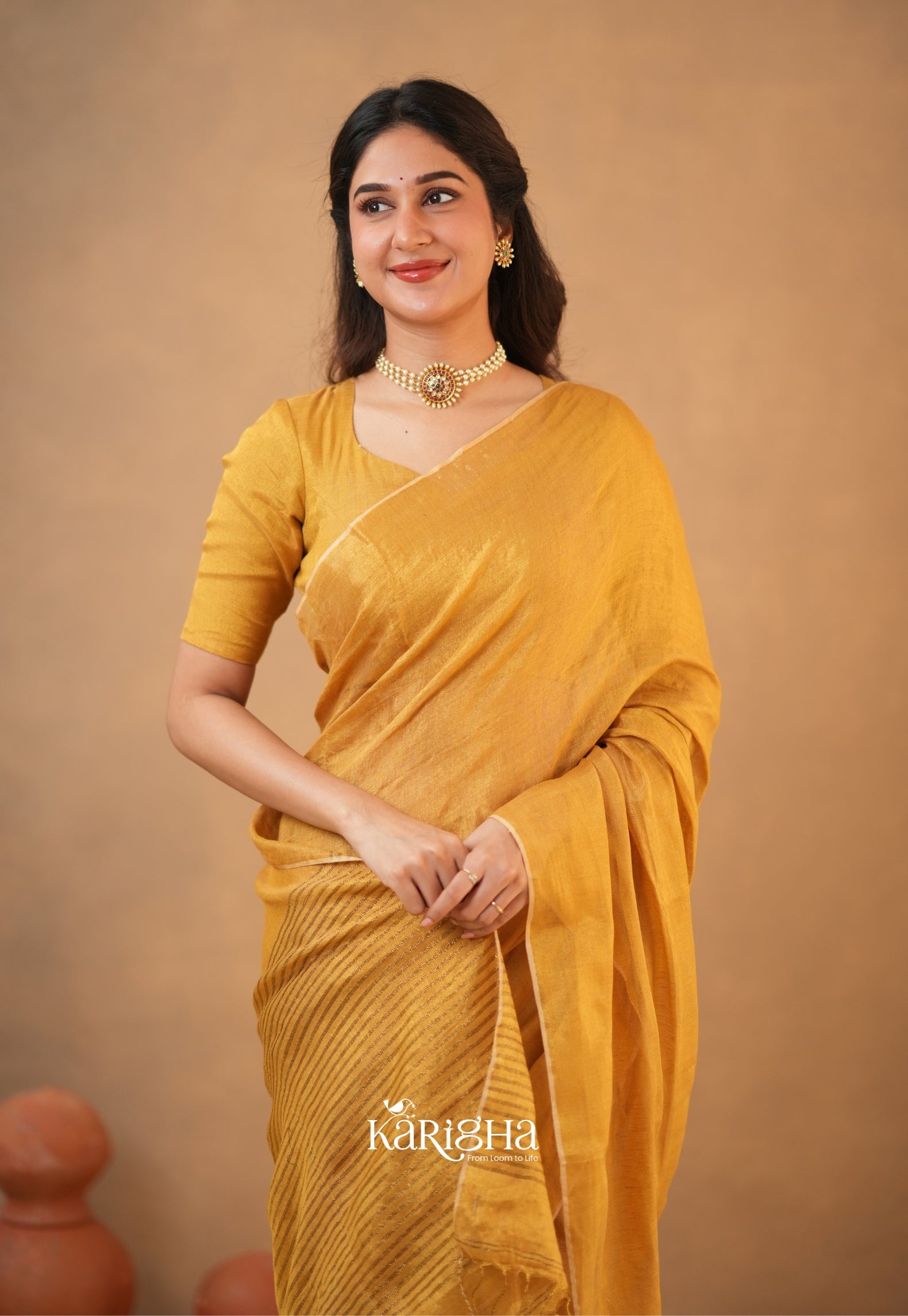 Linen Radiance – Featherlight Saree with Subtle Shine