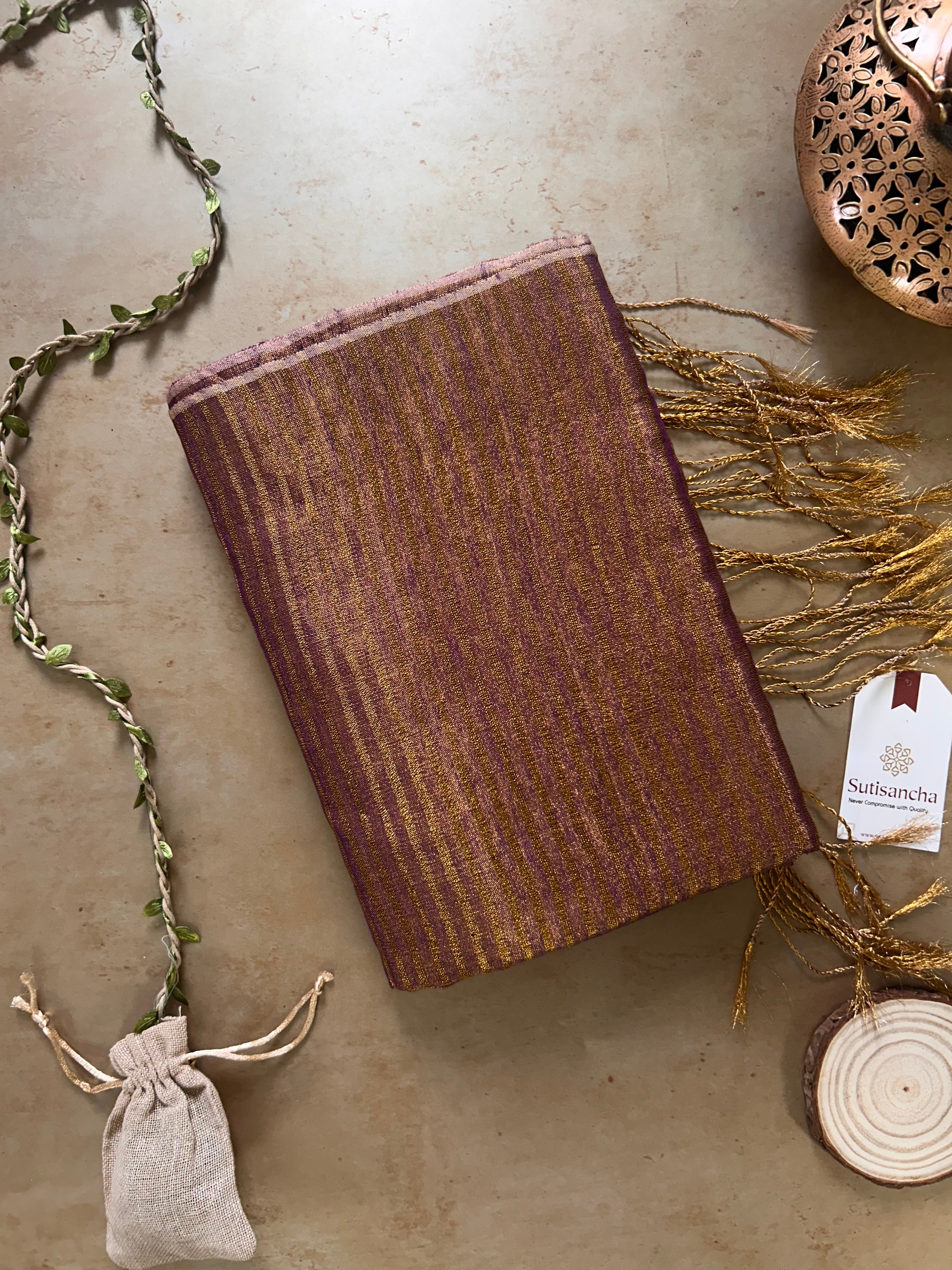 Linen Radiance – Featherlight Saree with Subtle Shine